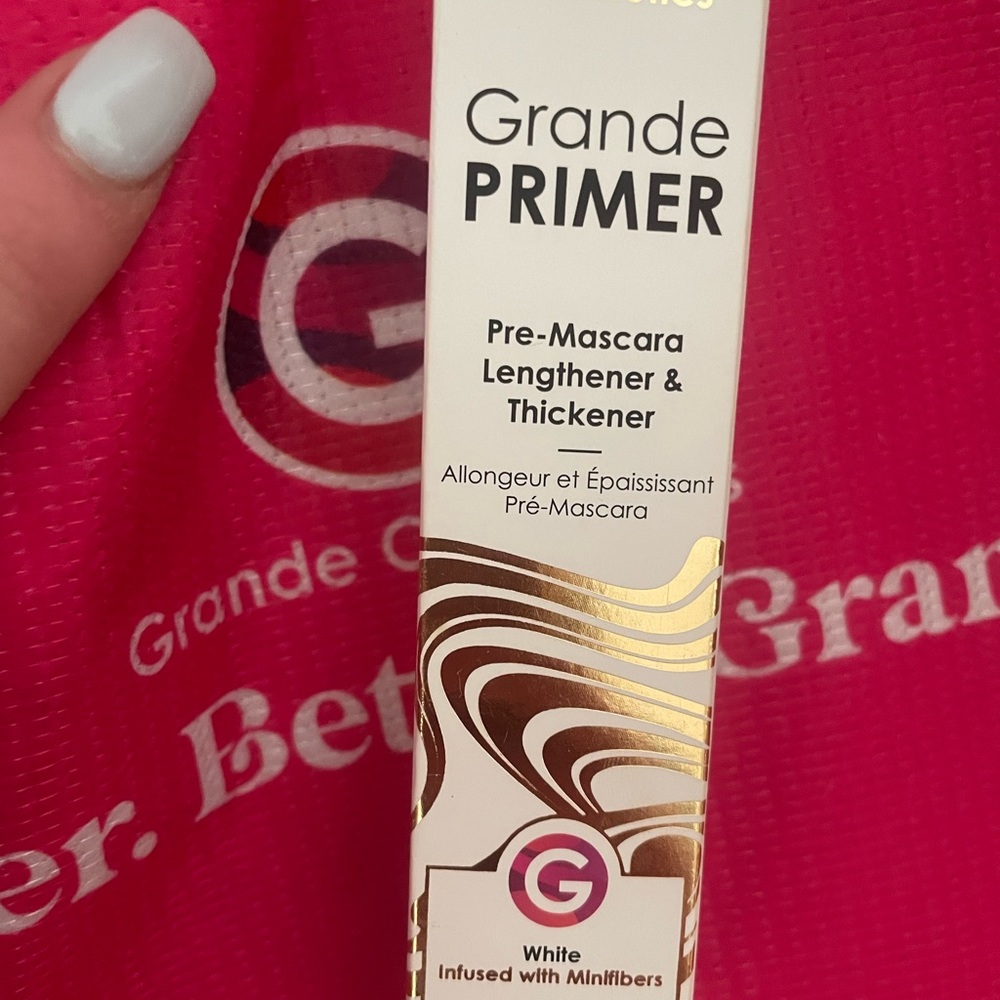 - Grande lash primer lengthening and thickening with bag